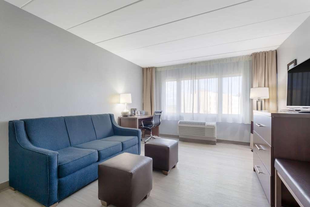 Clarion Hotel & Suites BWI Airport North Brooklyn Park Bilik gambar
