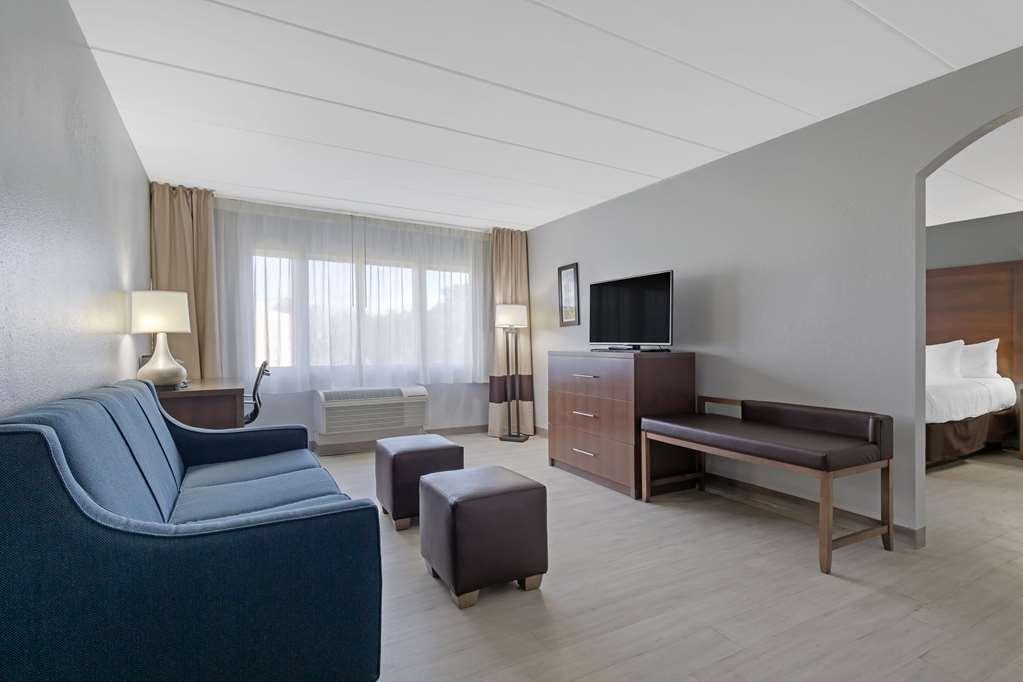 Clarion Hotel & Suites BWI Airport North Brooklyn Park Bilik gambar