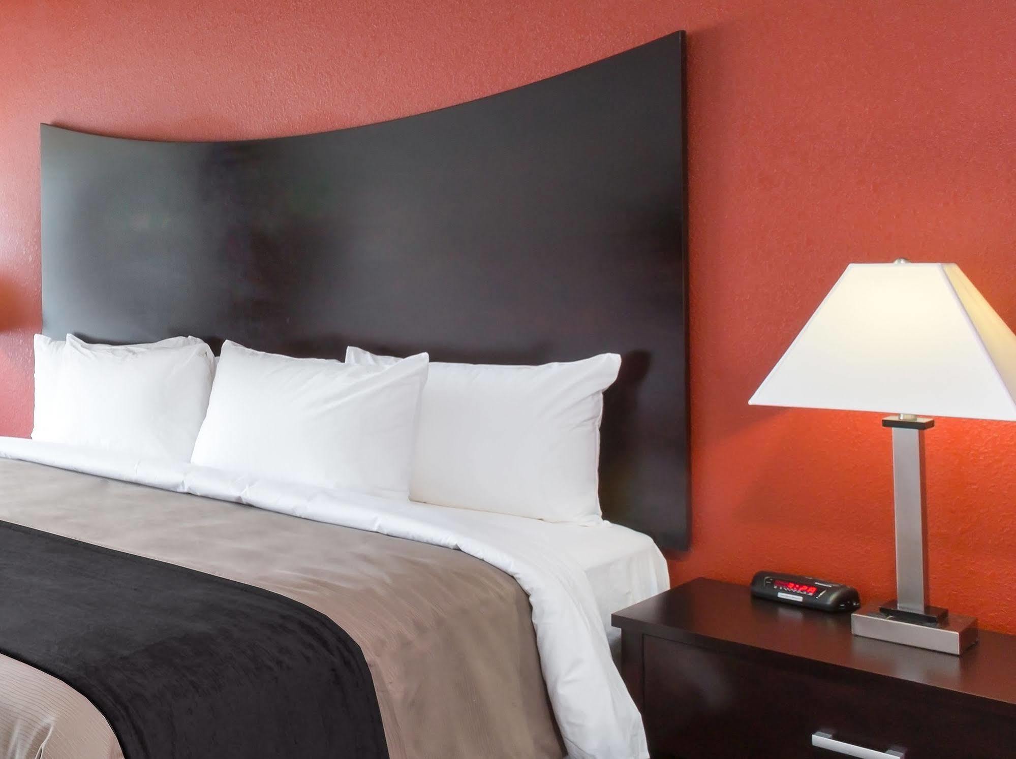 Clarion Hotel & Suites BWI Airport North Brooklyn Park Luaran gambar